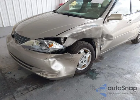 2003 Toyota Camry Le V6 z USA, uszkodzony, nr VIN 4T1BF32K13U048509